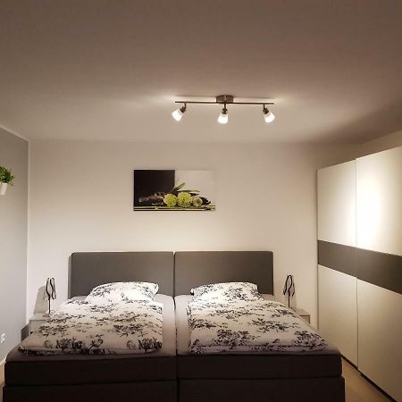 Ferienwohnung Schmidt Andernach Esterno foto