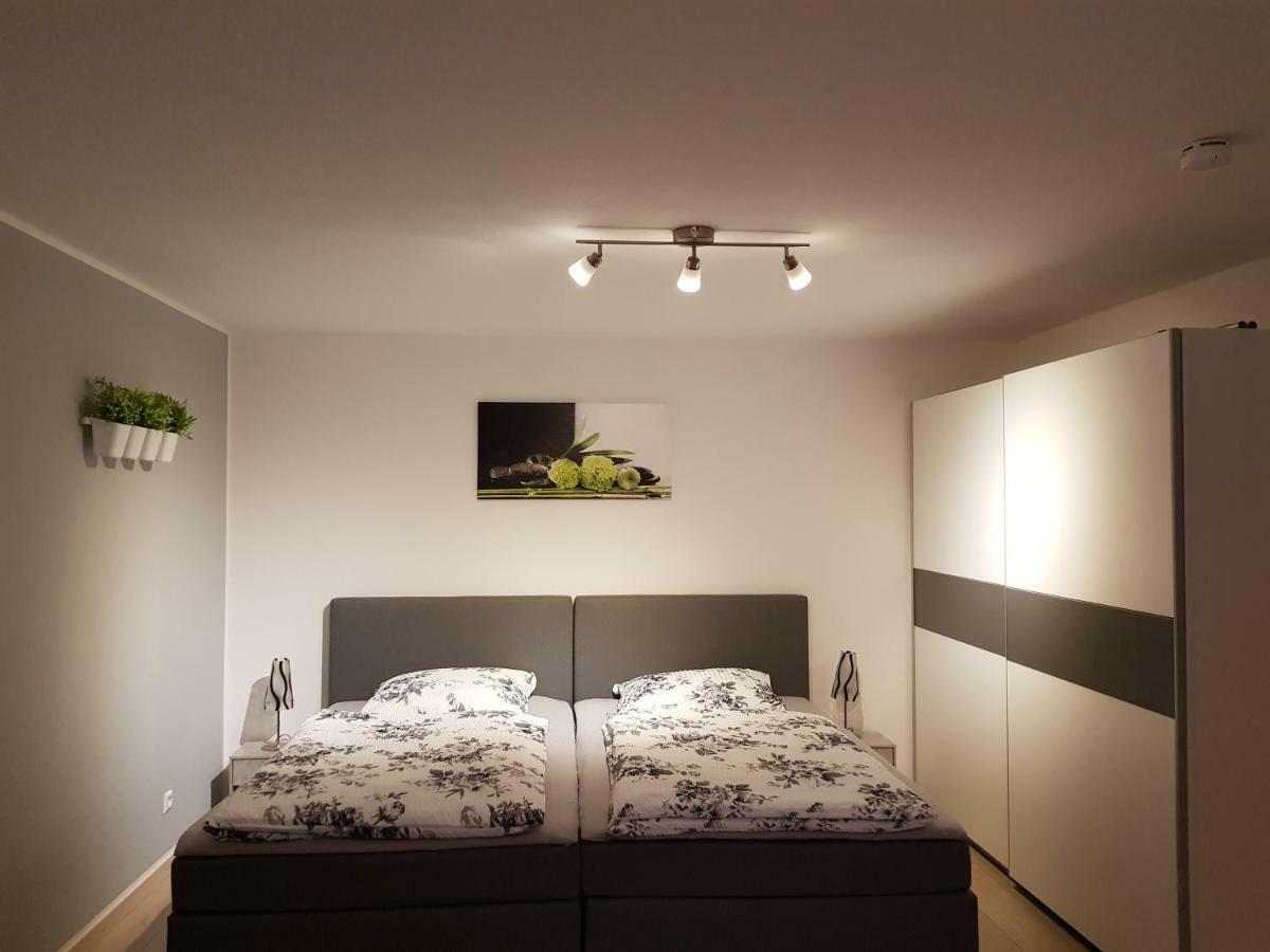 Ferienwohnung Schmidt Andernach Esterno foto